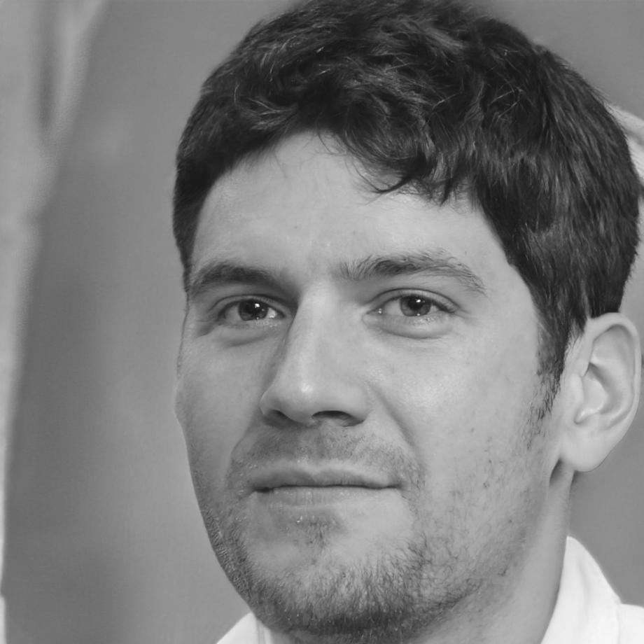 Simone Palmieri, docente senior UI/UX specializzato in interfacce per giochi mobile